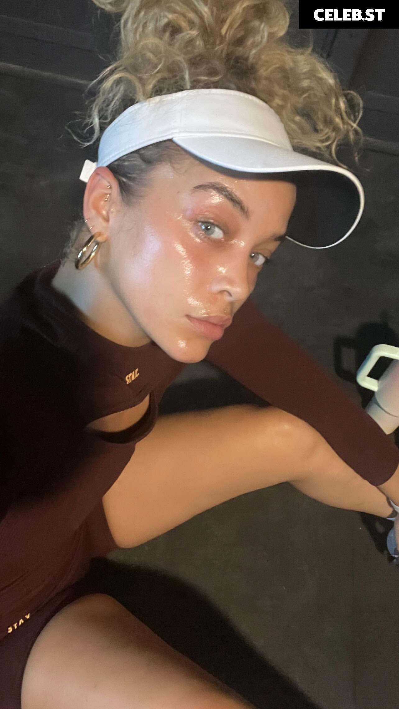 Jasmine Sanders/Golden Barbie Image 22793850