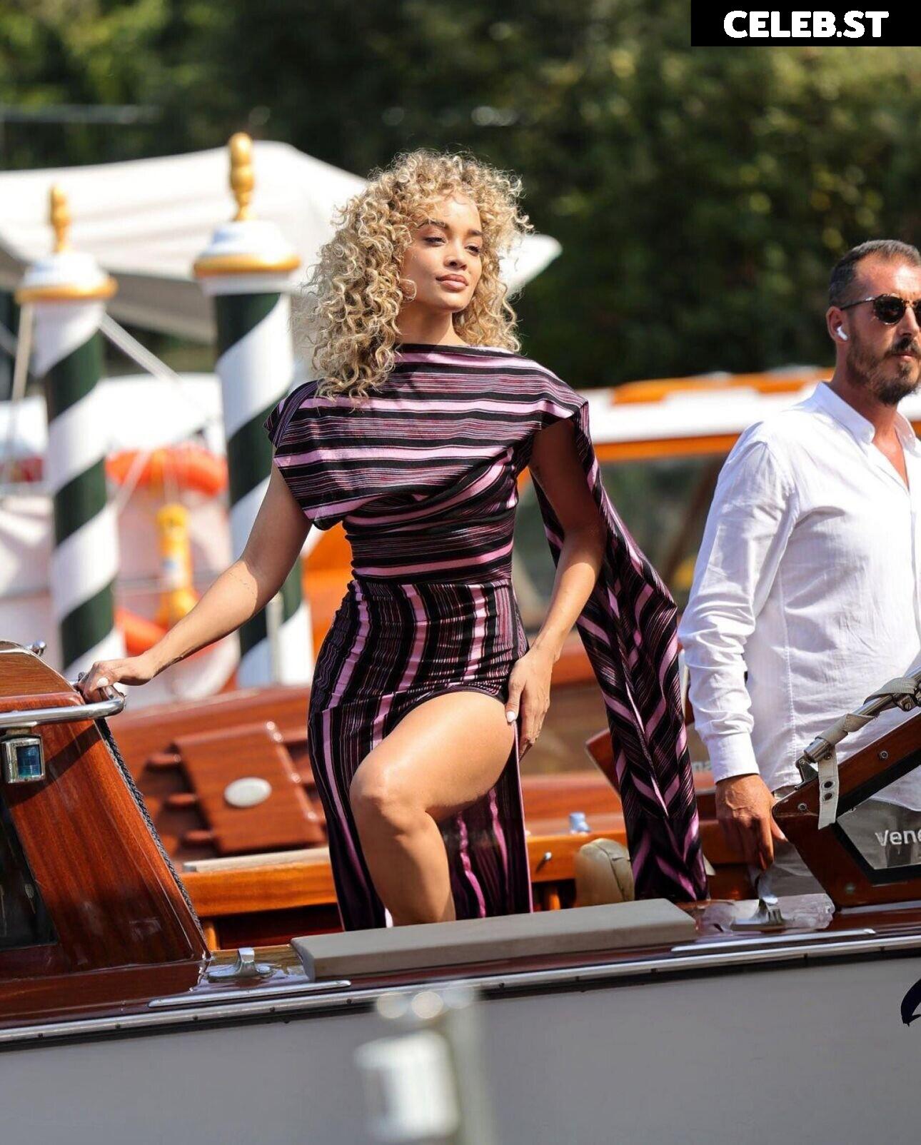 Jasmine Sanders/Golden Barbie Image 22793879