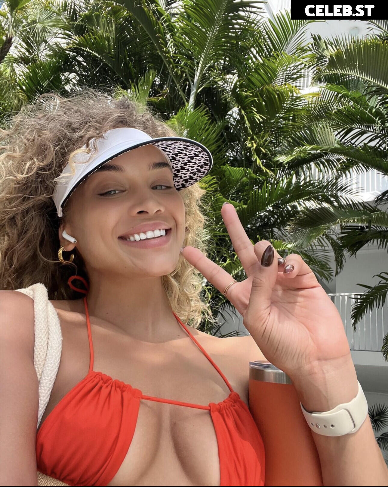 Jasmine Sanders/Golden Barbie Image 22793709