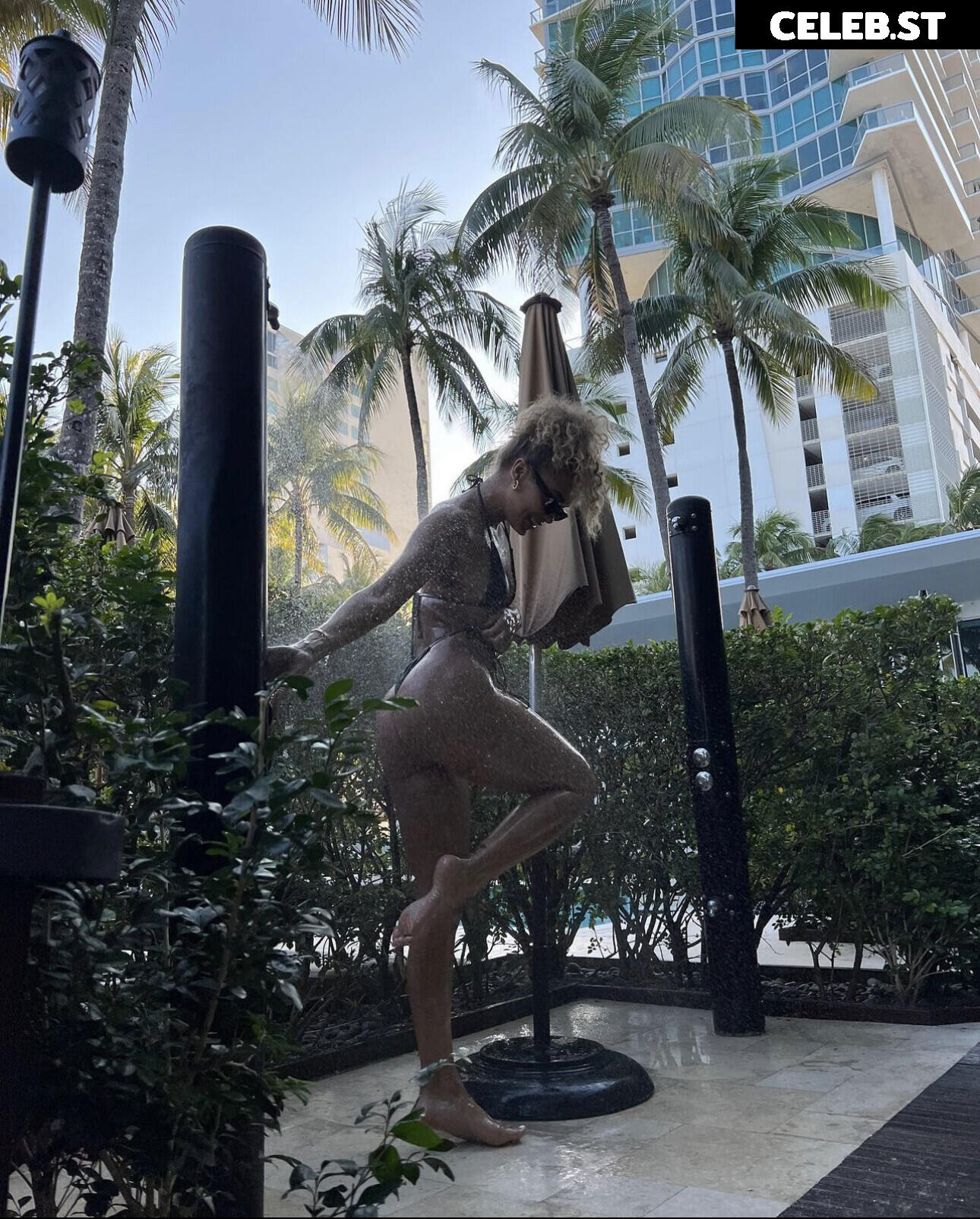 Jasmine Sanders/Golden Barbie Image 22793696