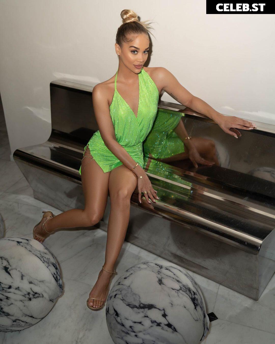 Jasmine Sanders/Golden Barbie Image 22793671