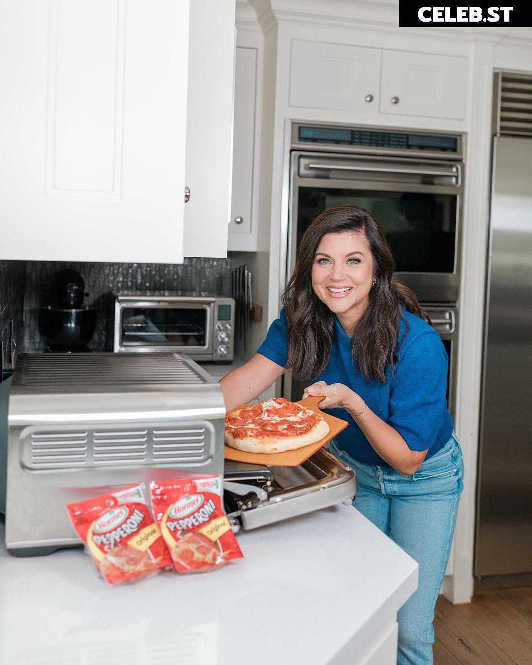 Tiffani Amber Thiessen Image 22792206