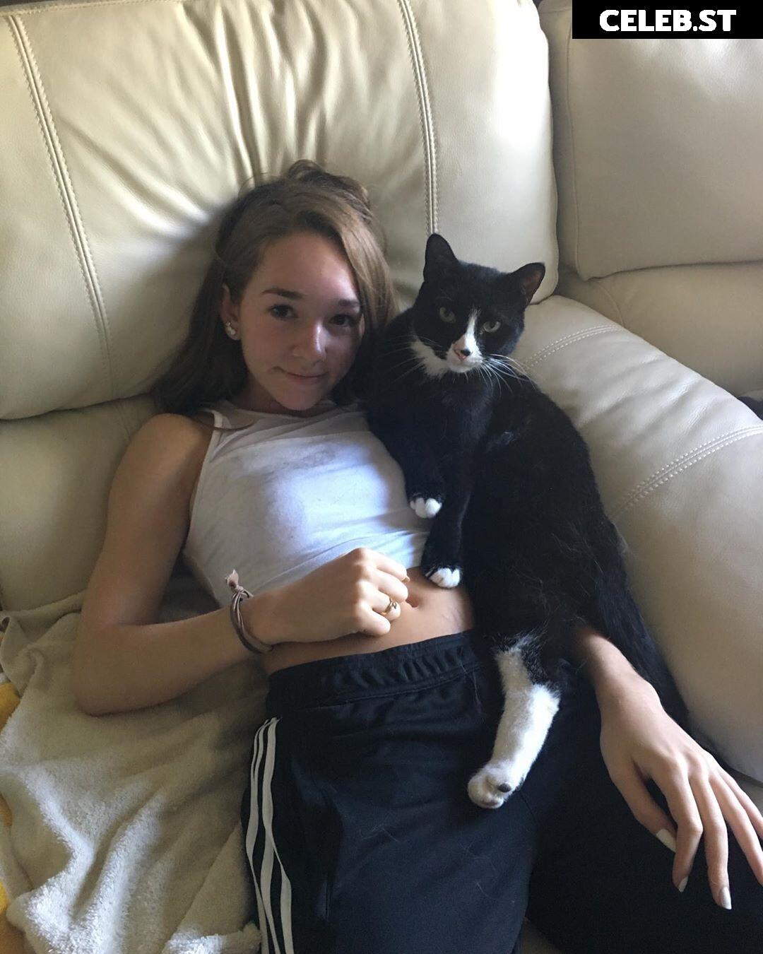 Holly Taylor (actress) Image 22780506