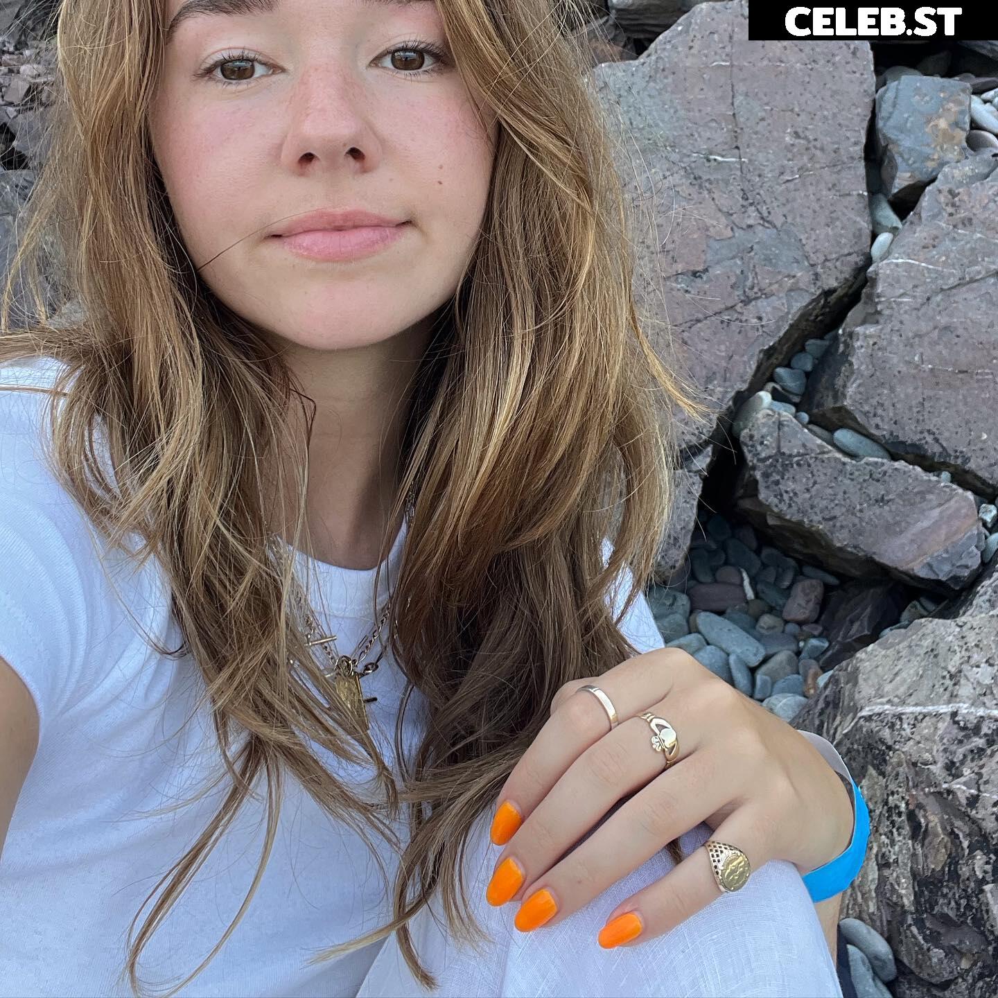 Holly Taylor (actress) Image 22780483