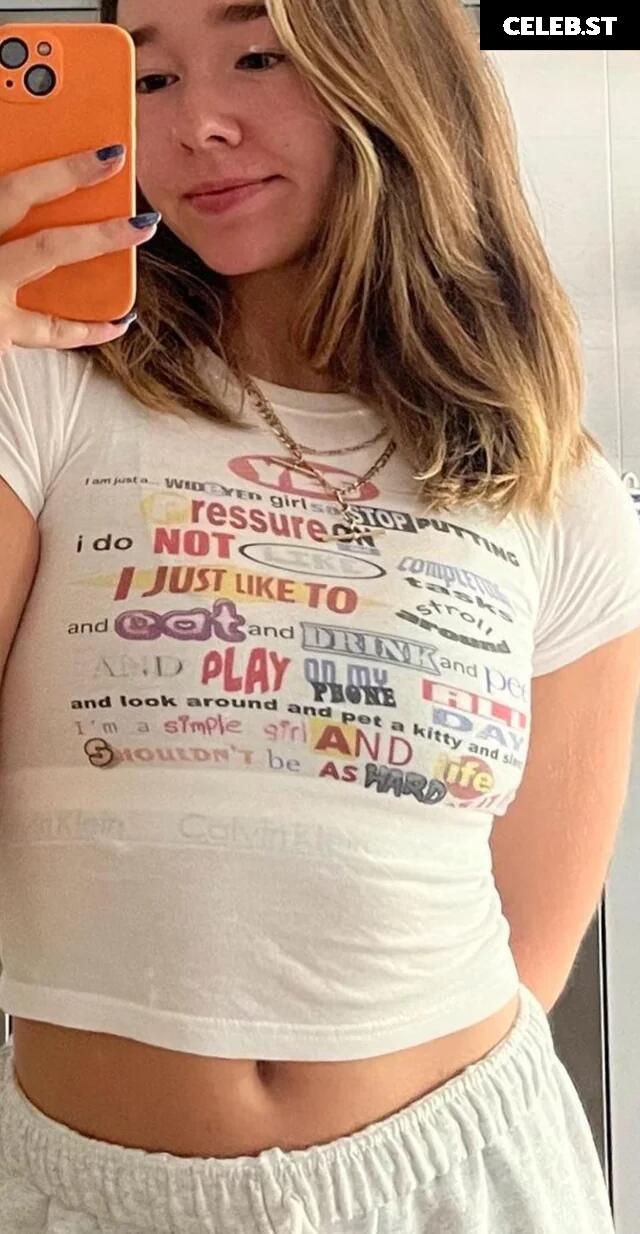 Holly Taylor (actress) Image 22780480