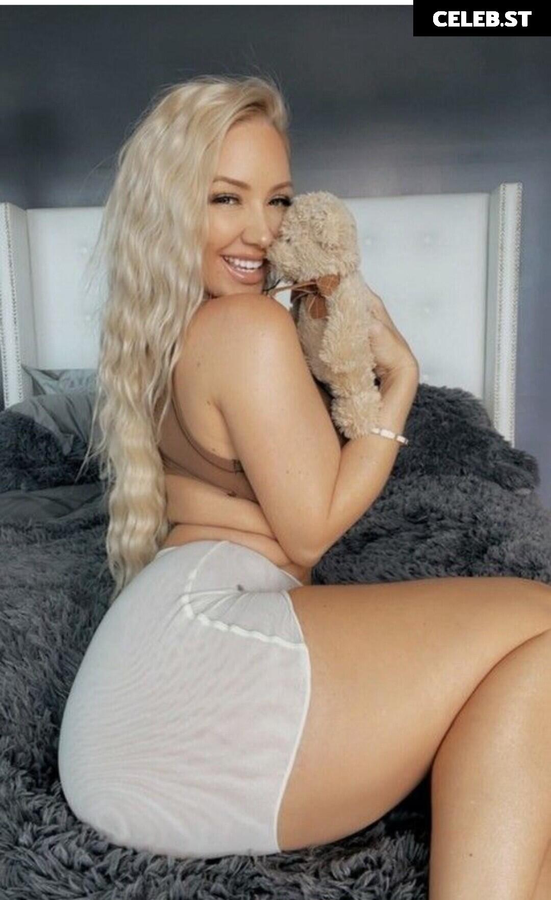 Molly Cavalli Image 22789159