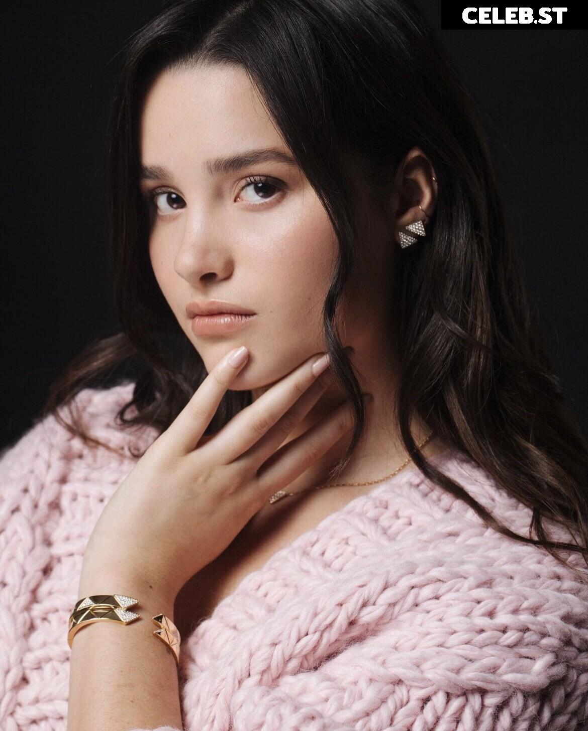 Jules LeBlanc/Annie LeBlanc Image 22670786