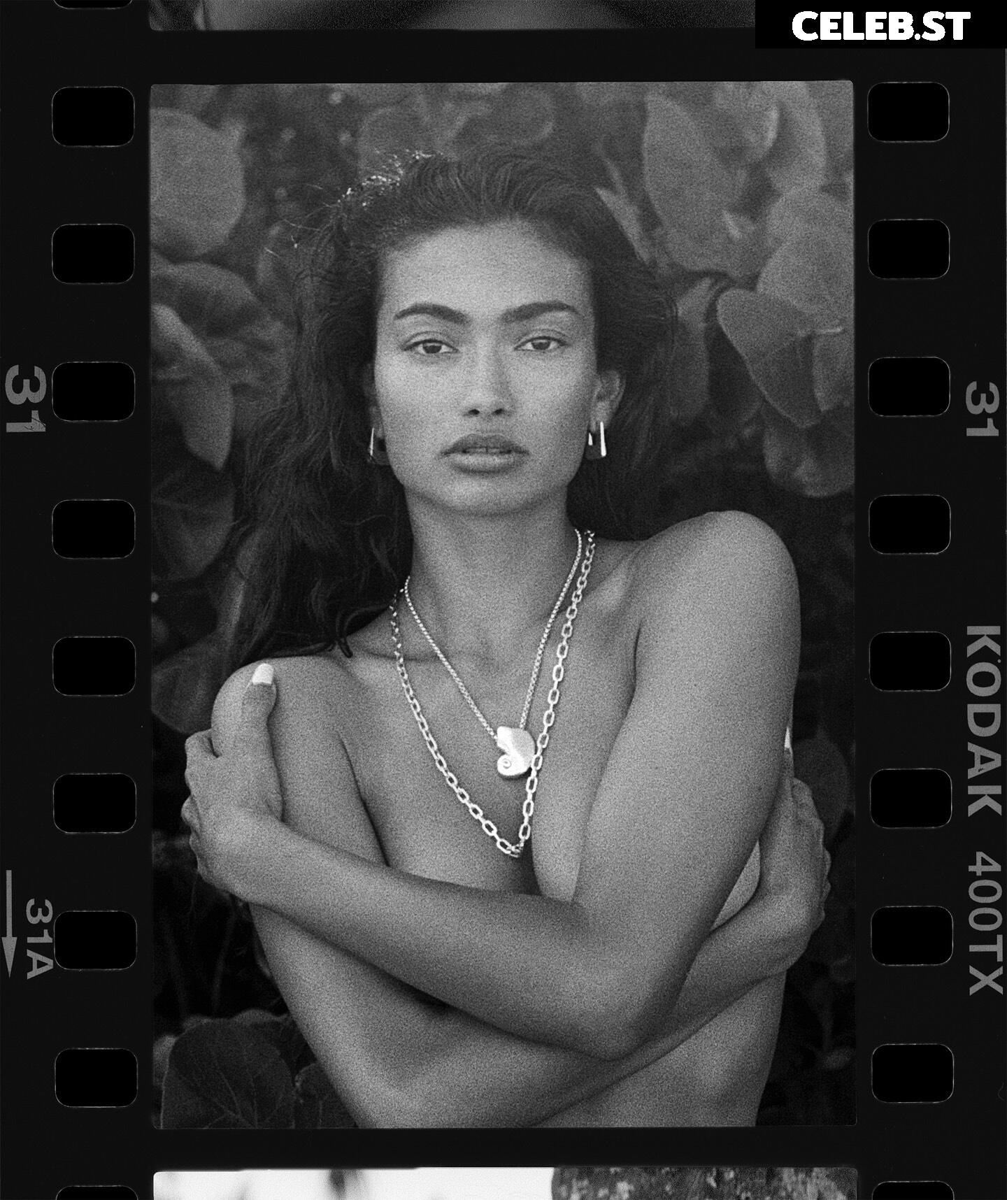 Kelly Gale / kellybellyboom Image 22698832