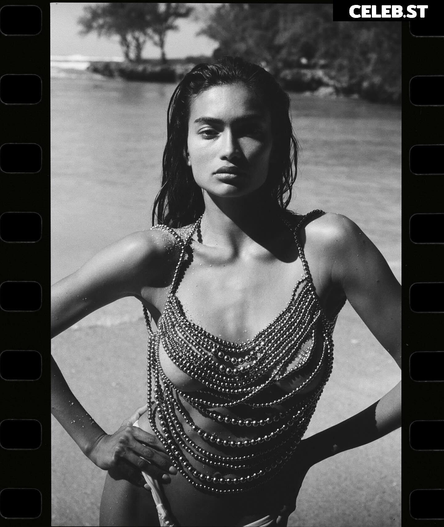 Kelly Gale / kellybellyboom Image 22698836