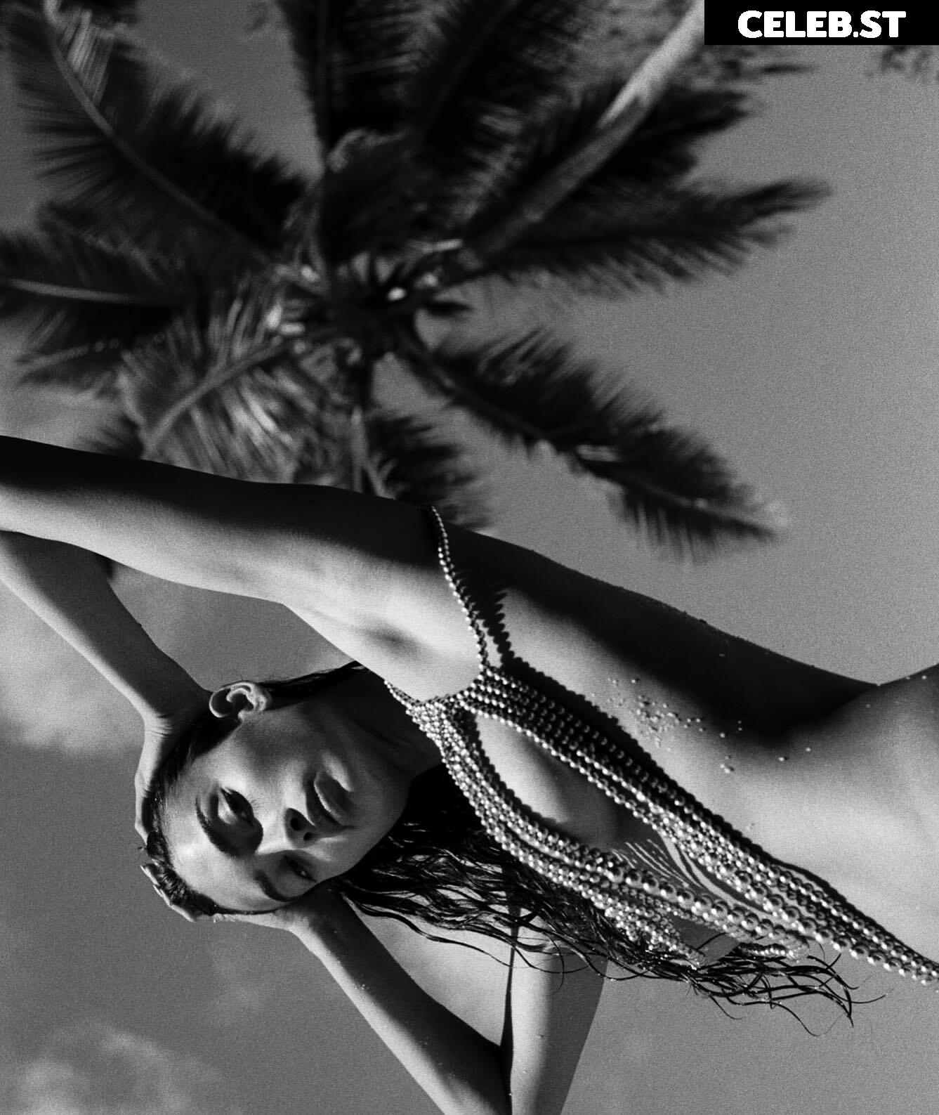 Kelly Gale / kellybellyboom Image 22698838