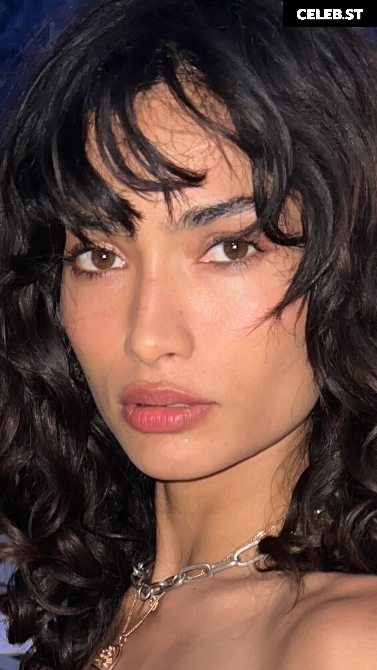 Kelly Gale / kellybellyboom Image 22698769