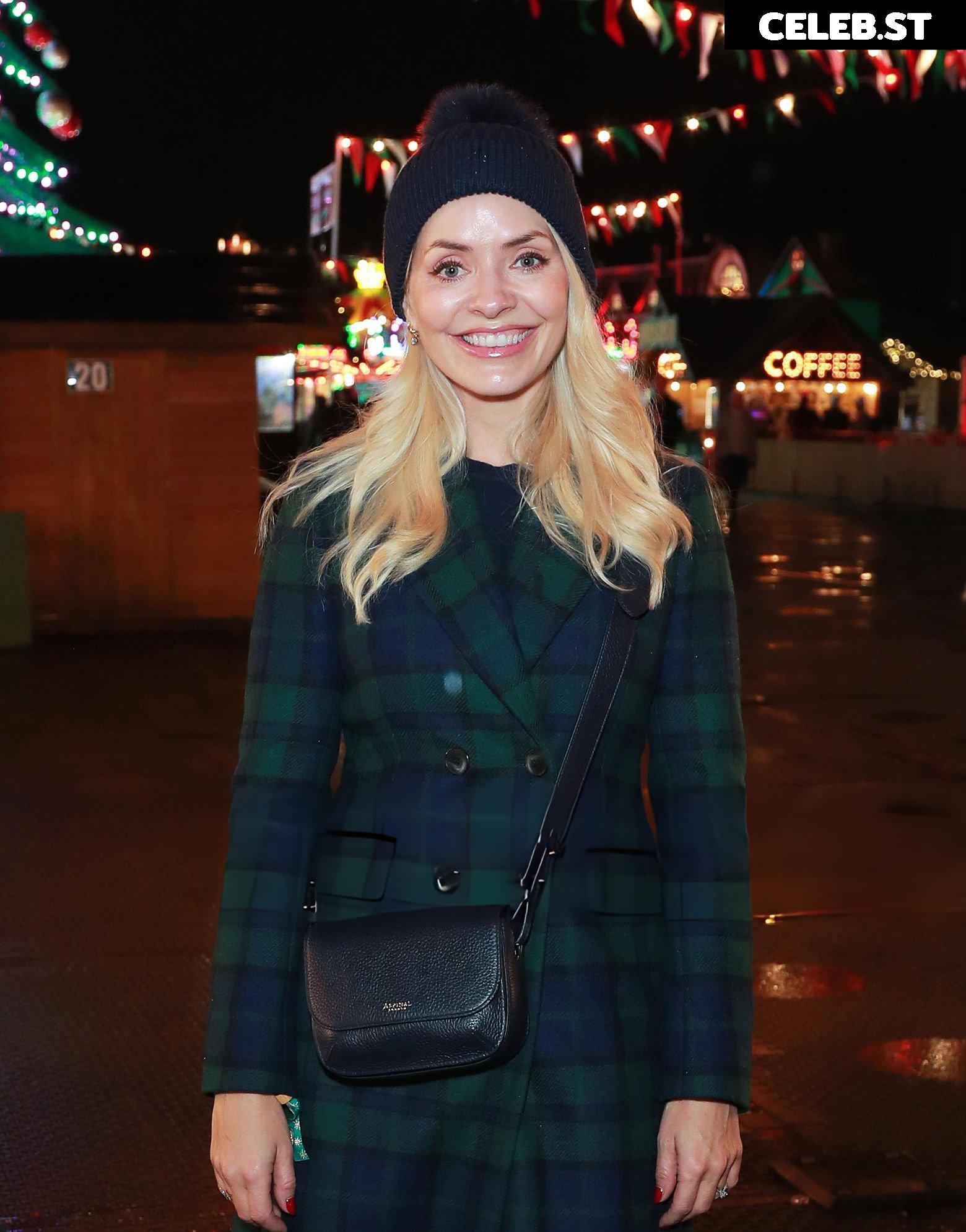 Holly Willoughby Image 22697933