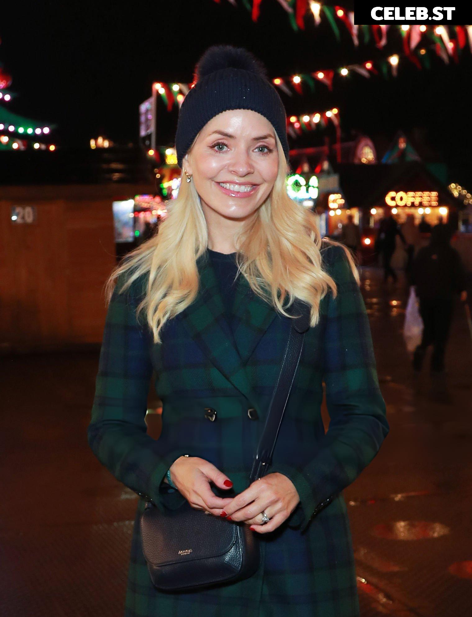 Holly Willoughby Image 22697935