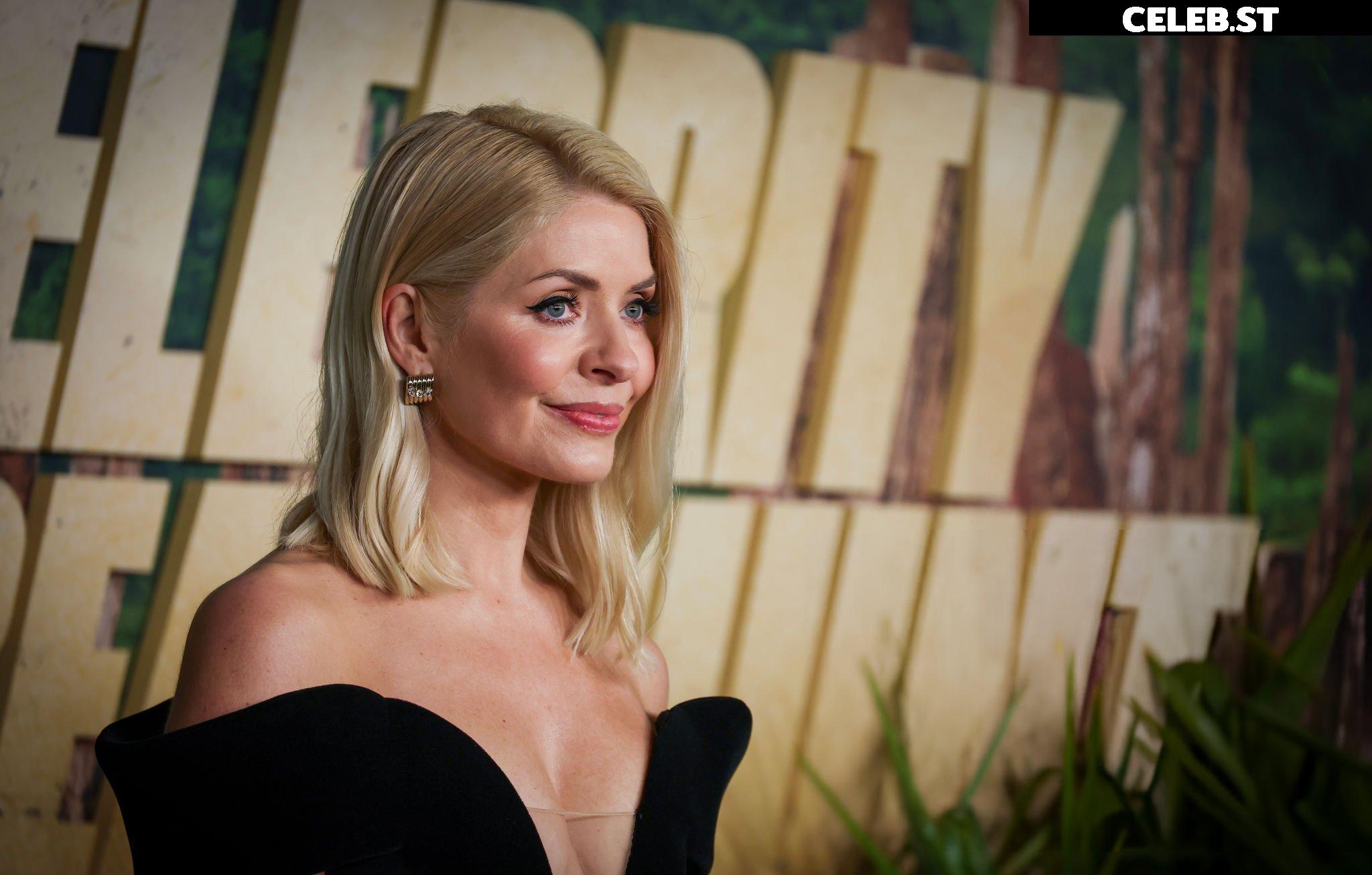 Holly Willoughby Image 22697806