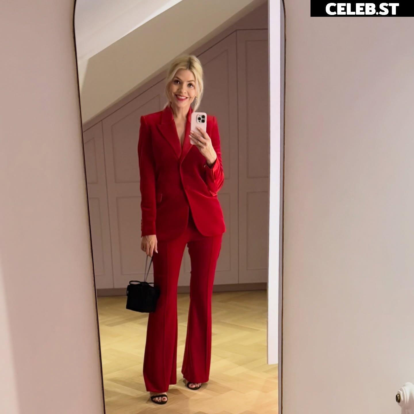 Holly Willoughby Image 22697831