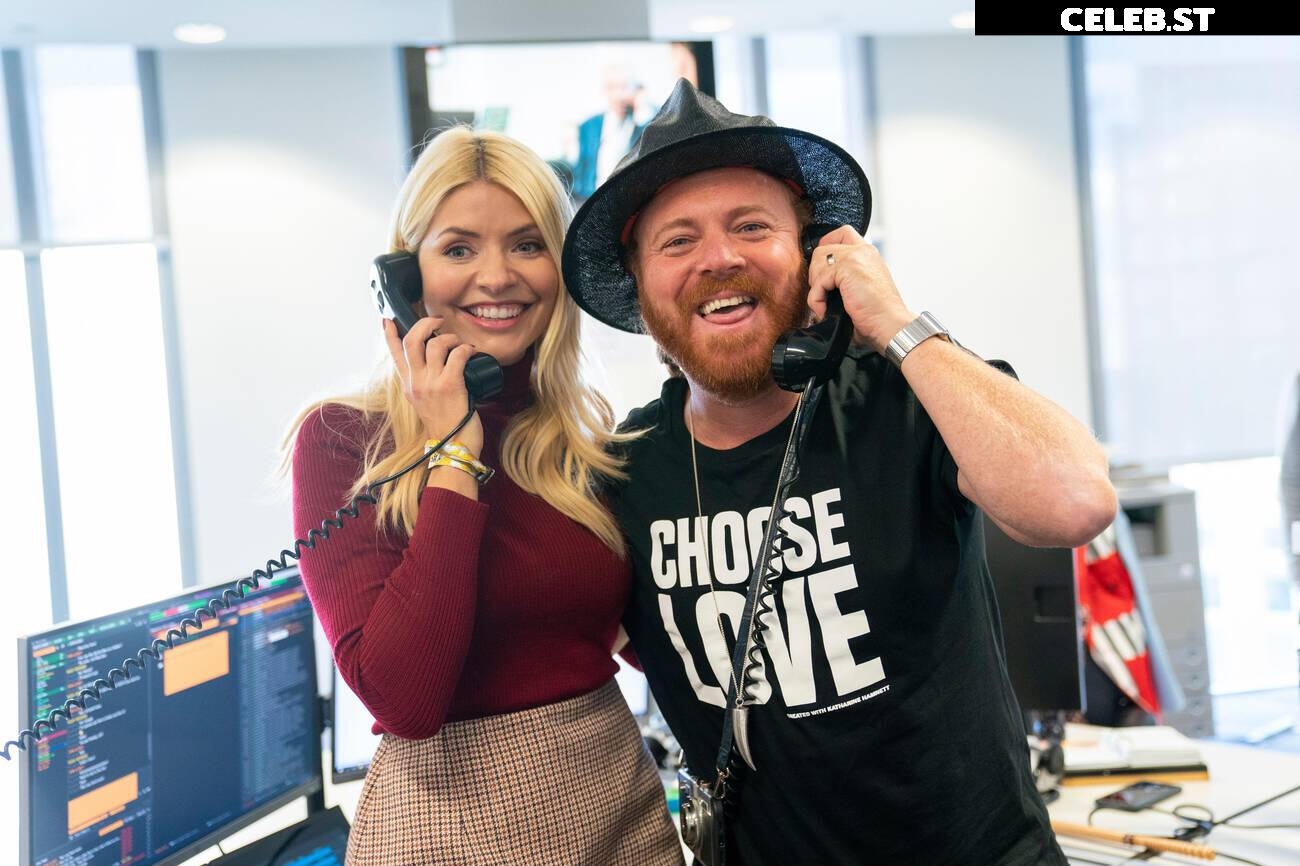 Holly Willoughby Image 22697846