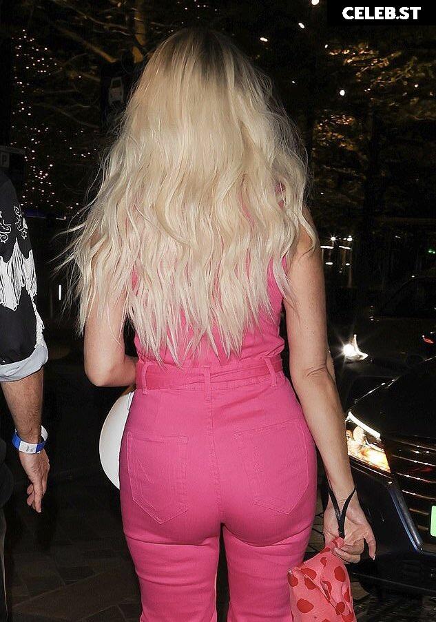 Holly Willoughby Image 22697593