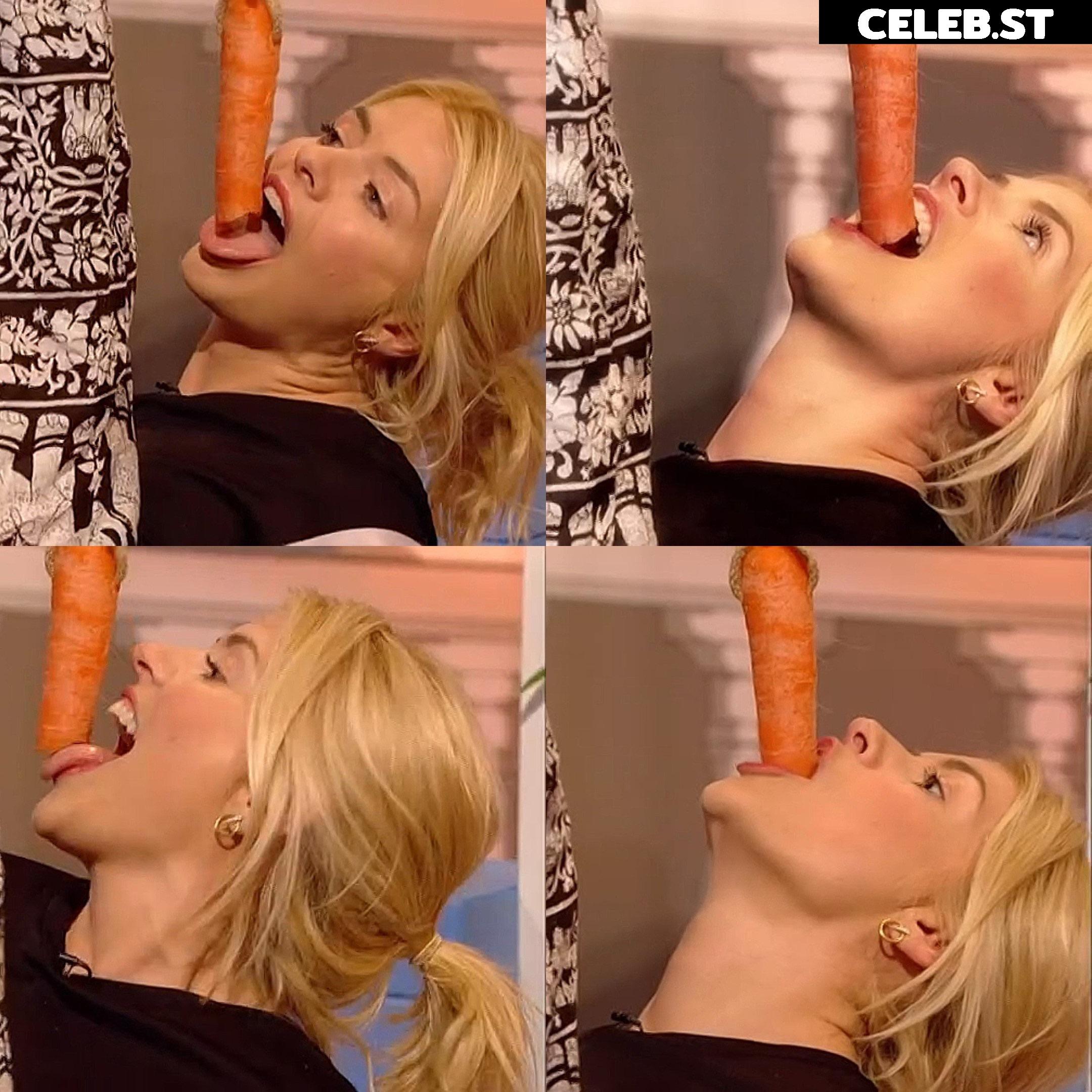 Holly Willoughby Image 22697589
