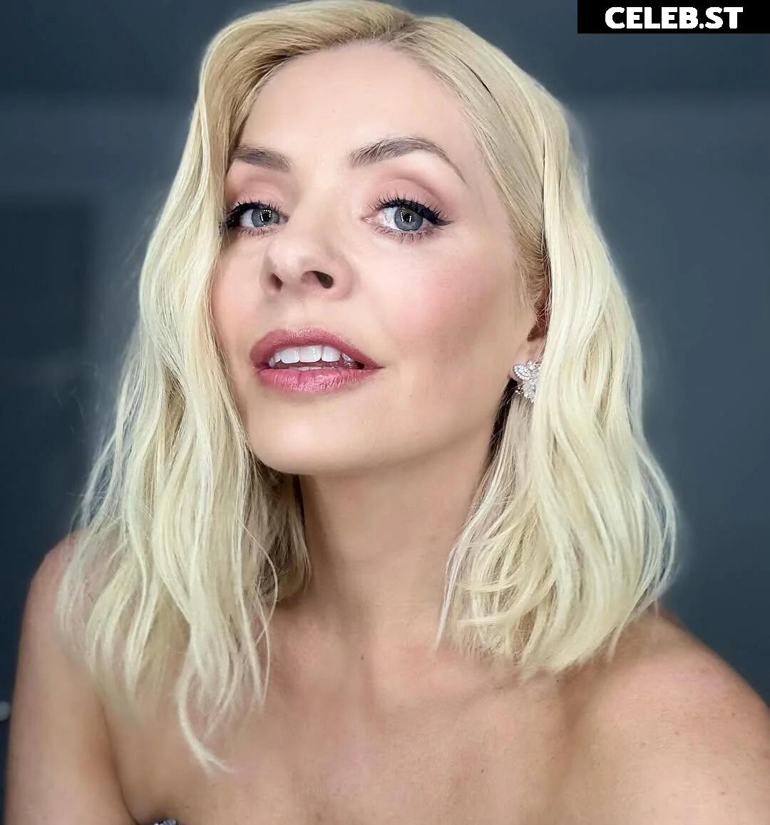 Holly Willoughby Image 22697723
