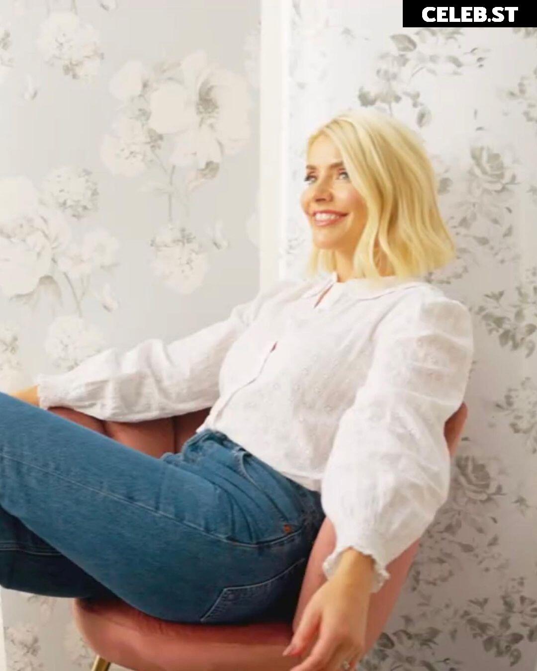 Holly Willoughby Image 22697681