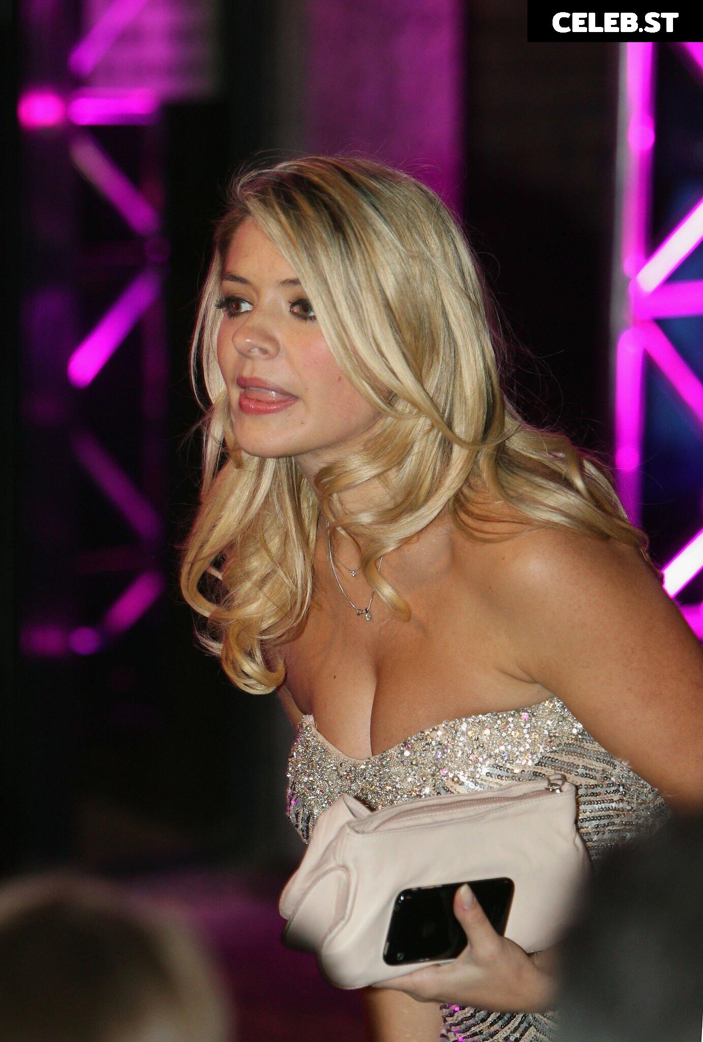 Holly Willoughby Image 22697619