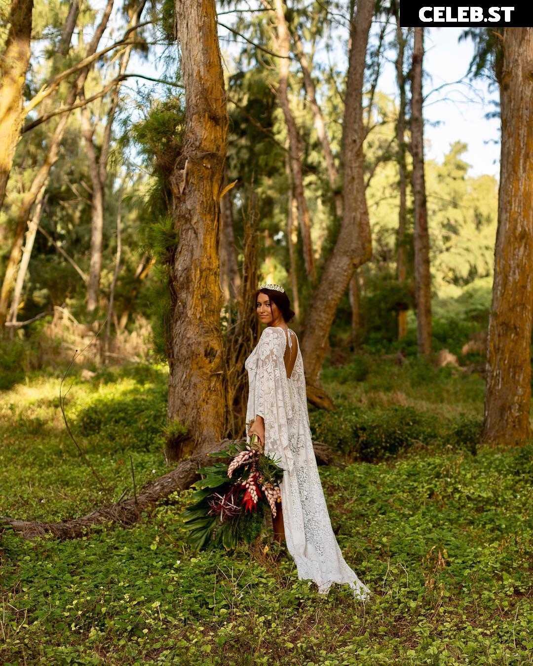 Clara Gomez/ Claraatwork Image 22697097