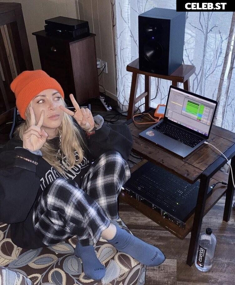 Alison Wonderland Image 22697303