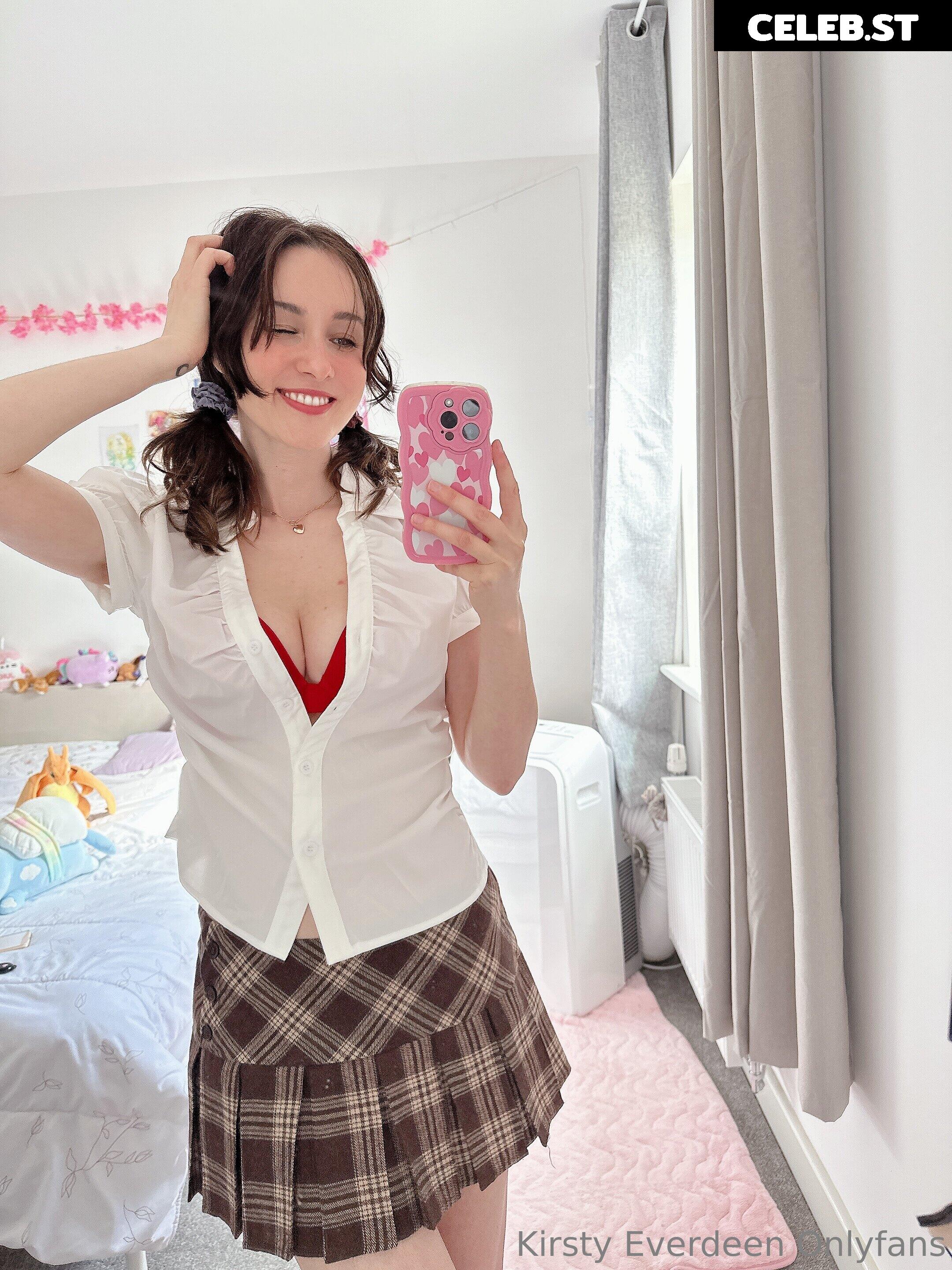 Kirsty Everdeen / kirstyeverdeen Image 22691811