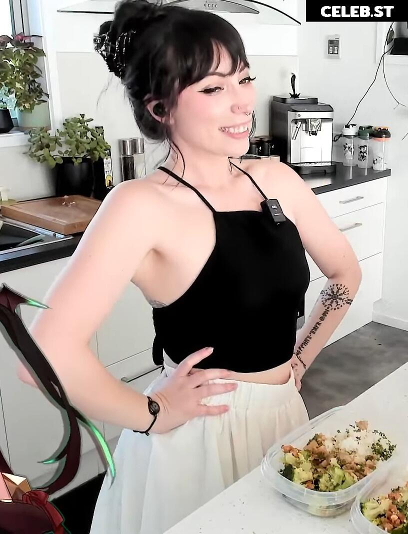 Layna lazar Image 22693848