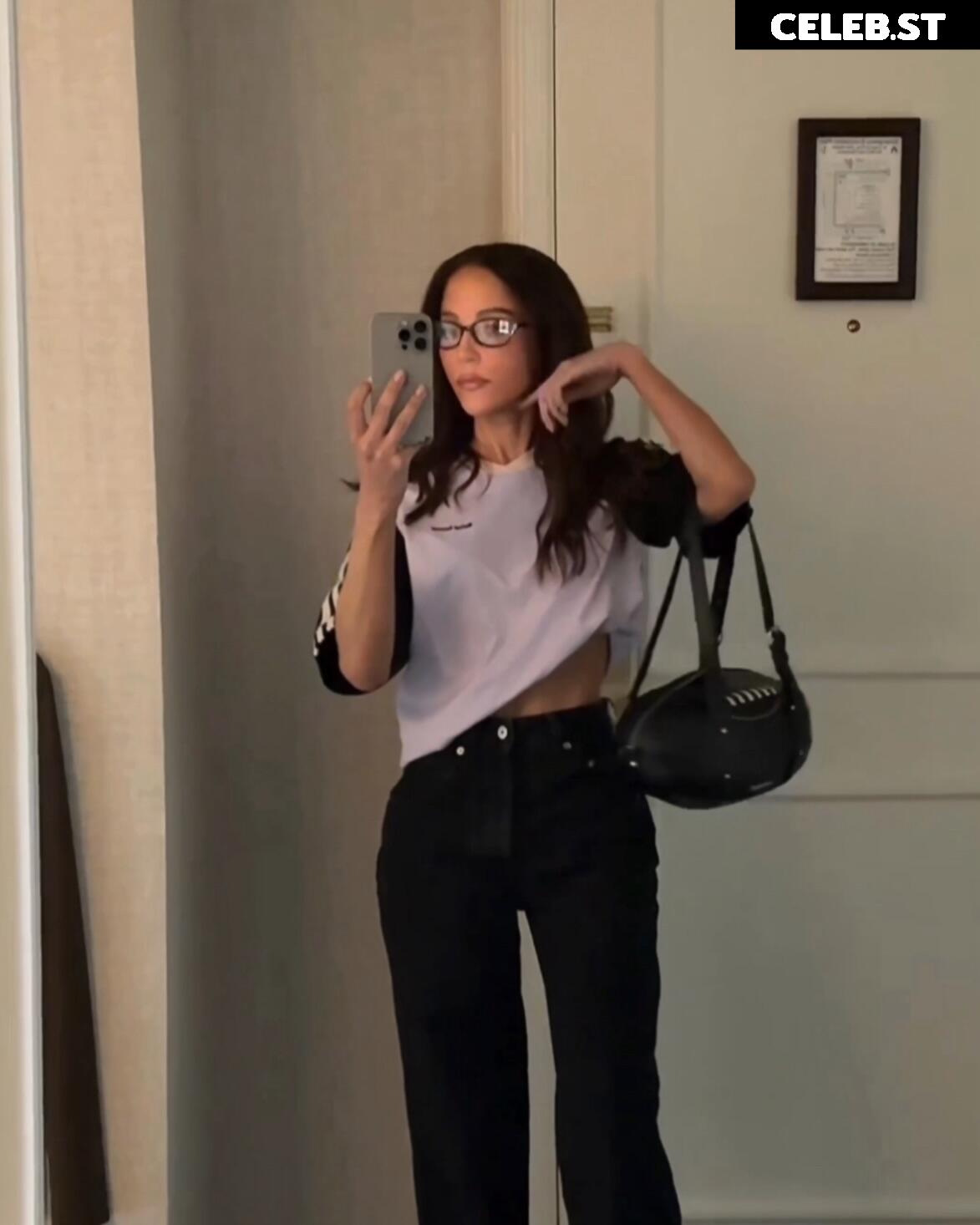 Kay Adams Image 22699860