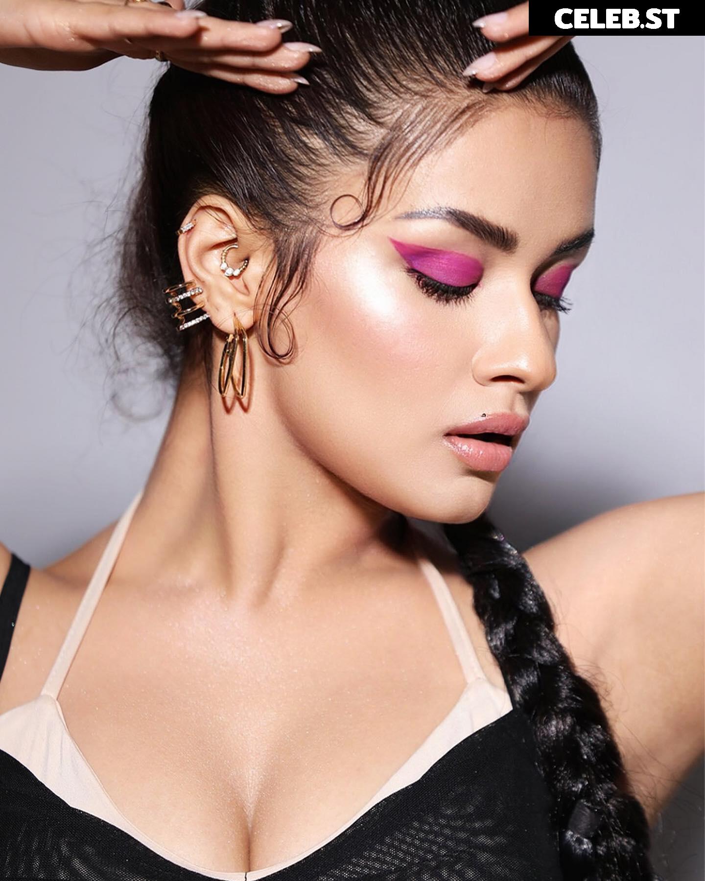 Avneet Kaur Image 22699518