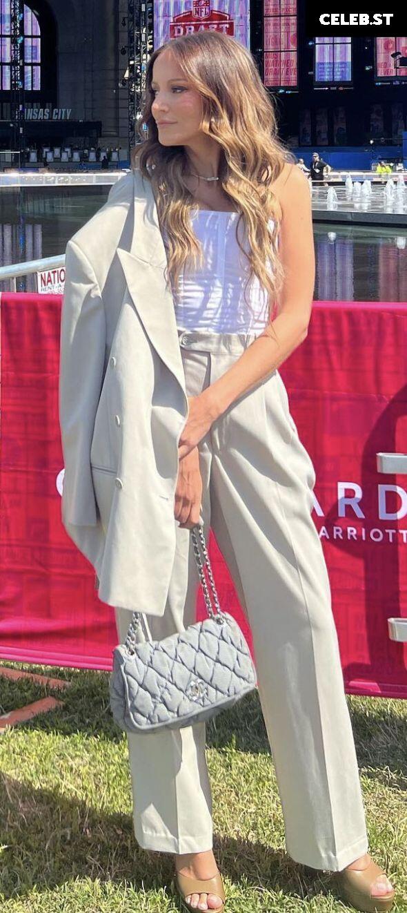 Kay Adams Image 22699791
