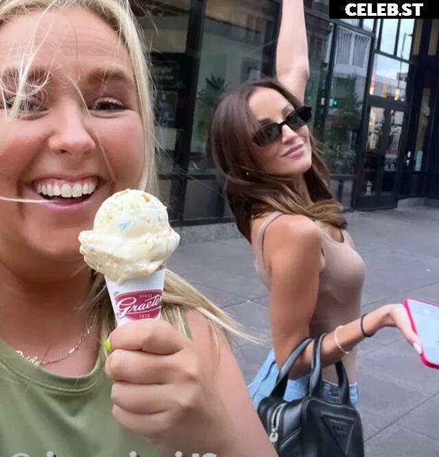 Kay Adams Image 22699775