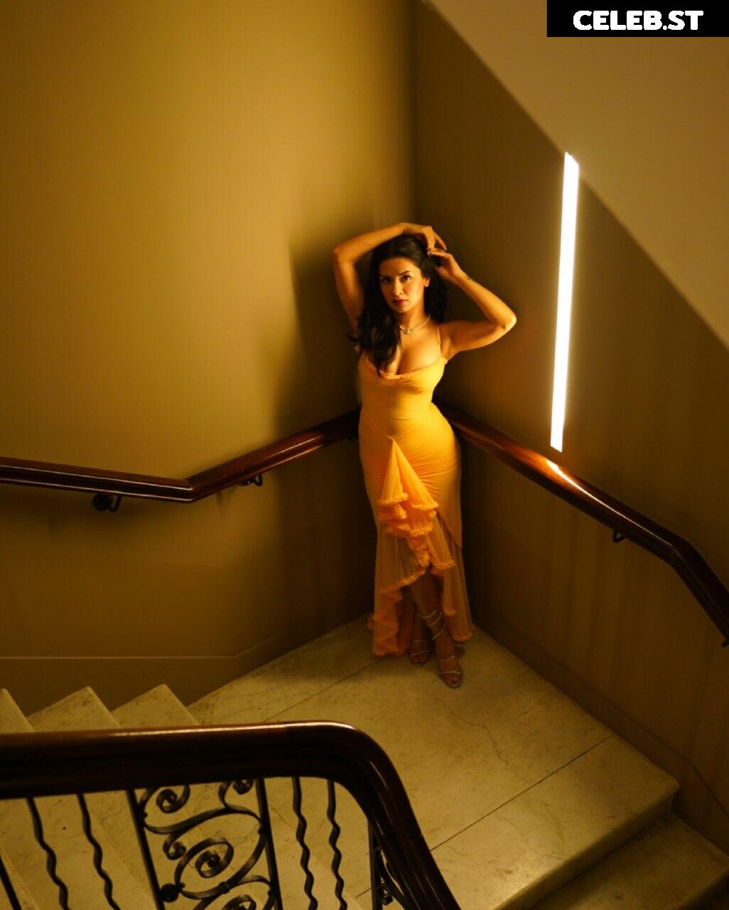 Avneet Kaur Image 22699357