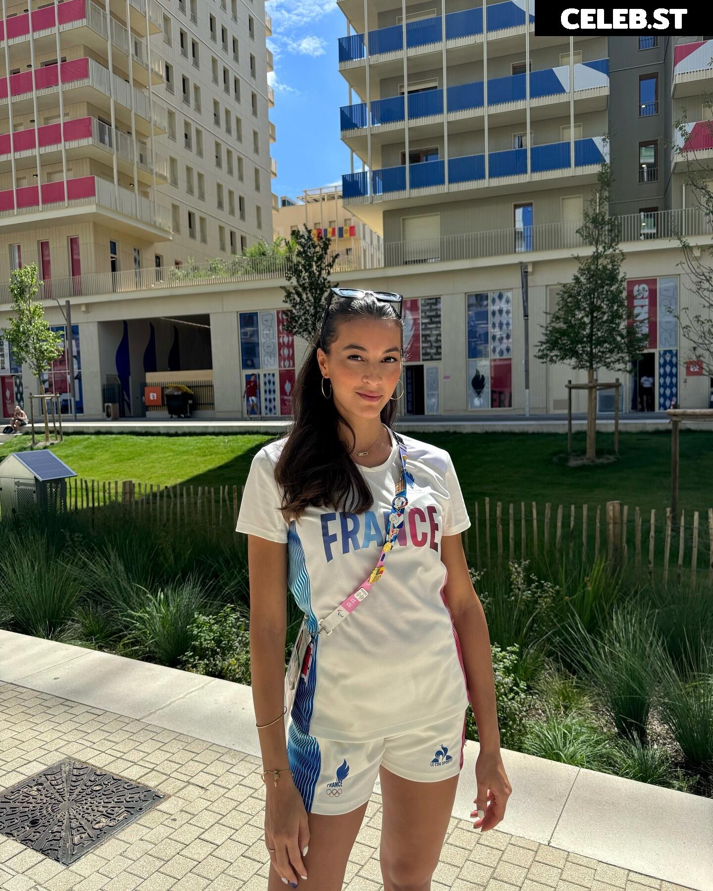 Sara Balzer (French Olympic fencer) Image 22688520