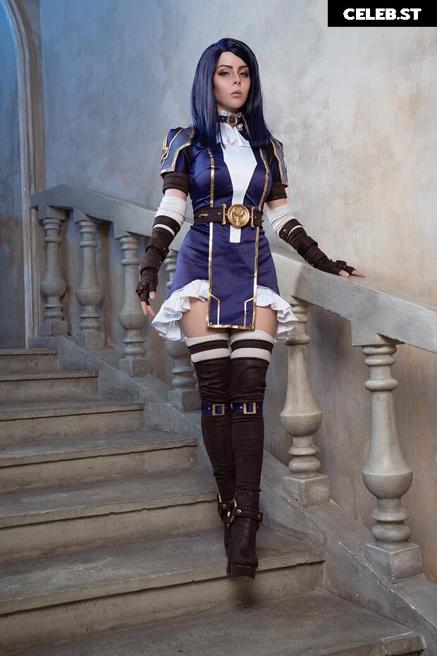 Helly Von Valentine / Disharmonica (Social media content thread) Image 22687080