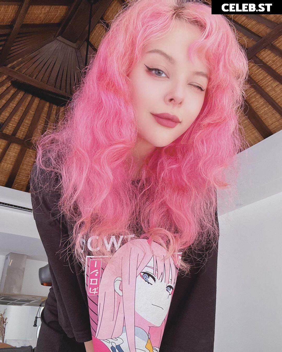 Helly Von Valentine / Disharmonica (Social media content thread) Image 22687039