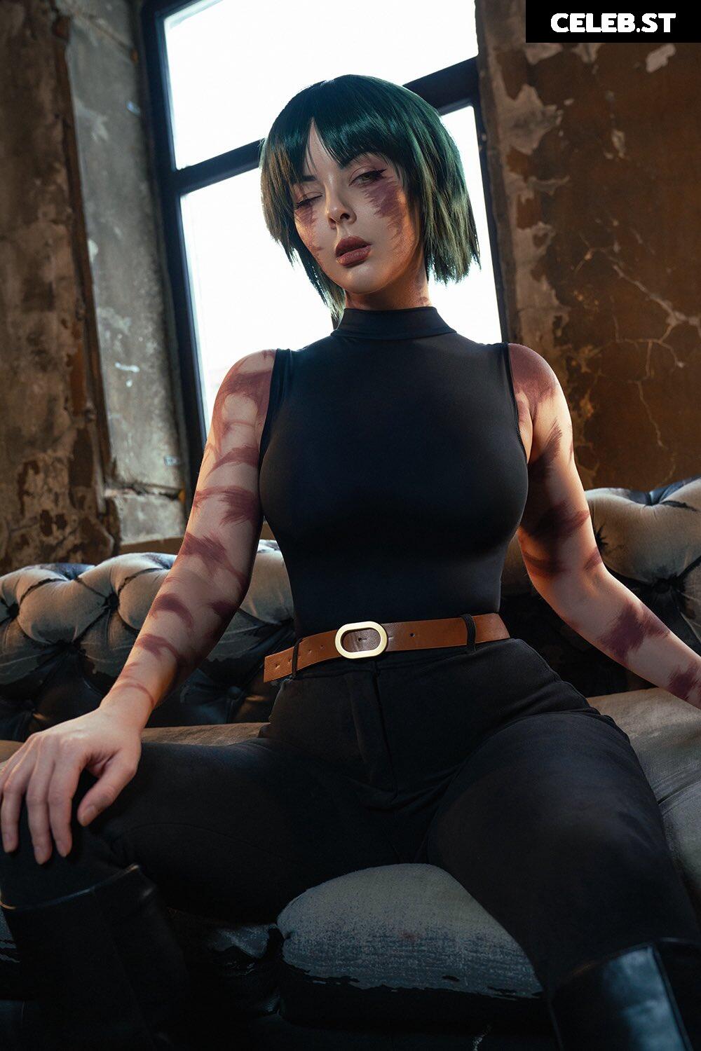 Helly Von Valentine / Disharmonica (Social media content thread) Image 22687233