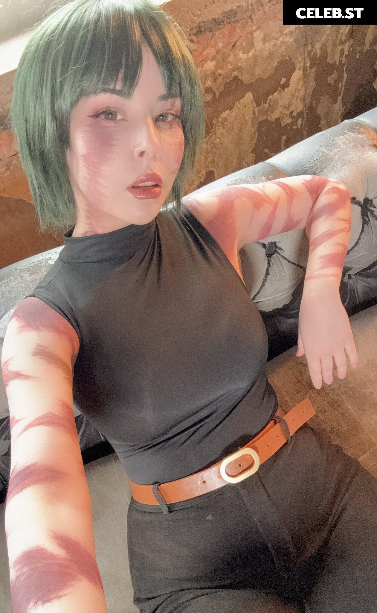 Helly Von Valentine / Disharmonica (Social media content thread) Image 22687255