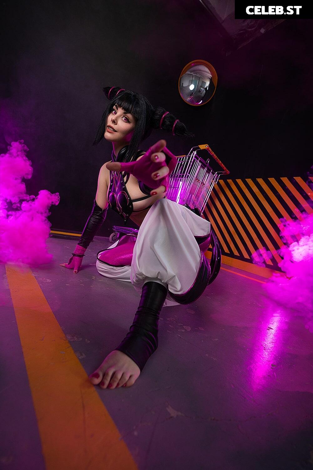 Helly Von Valentine / Disharmonica (Social media content thread) Image 22686975