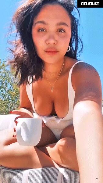 Stella Hudgens Image 2256661