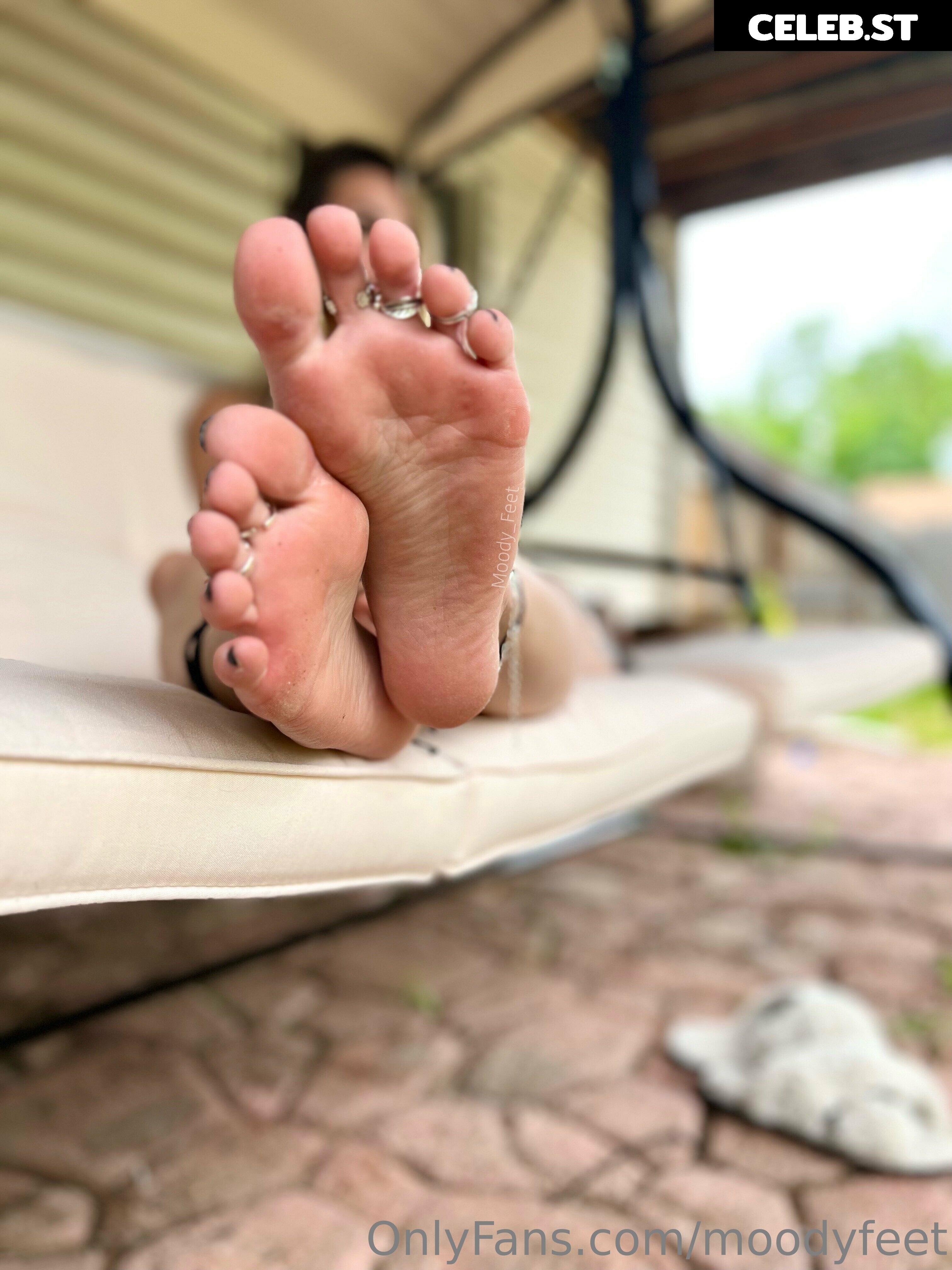 MoodyFeet Image 225446