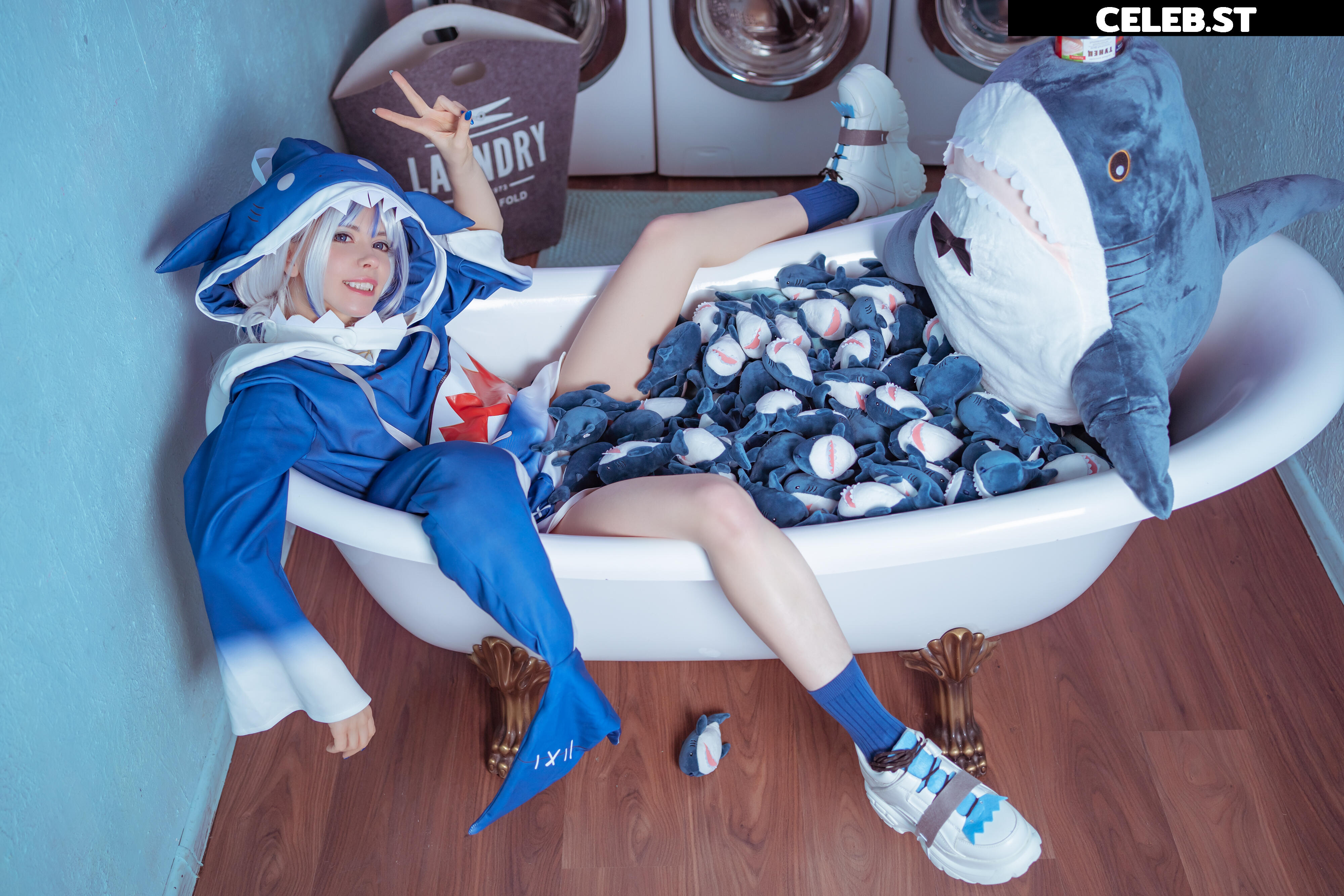 CaterpillarCos Image 2244068