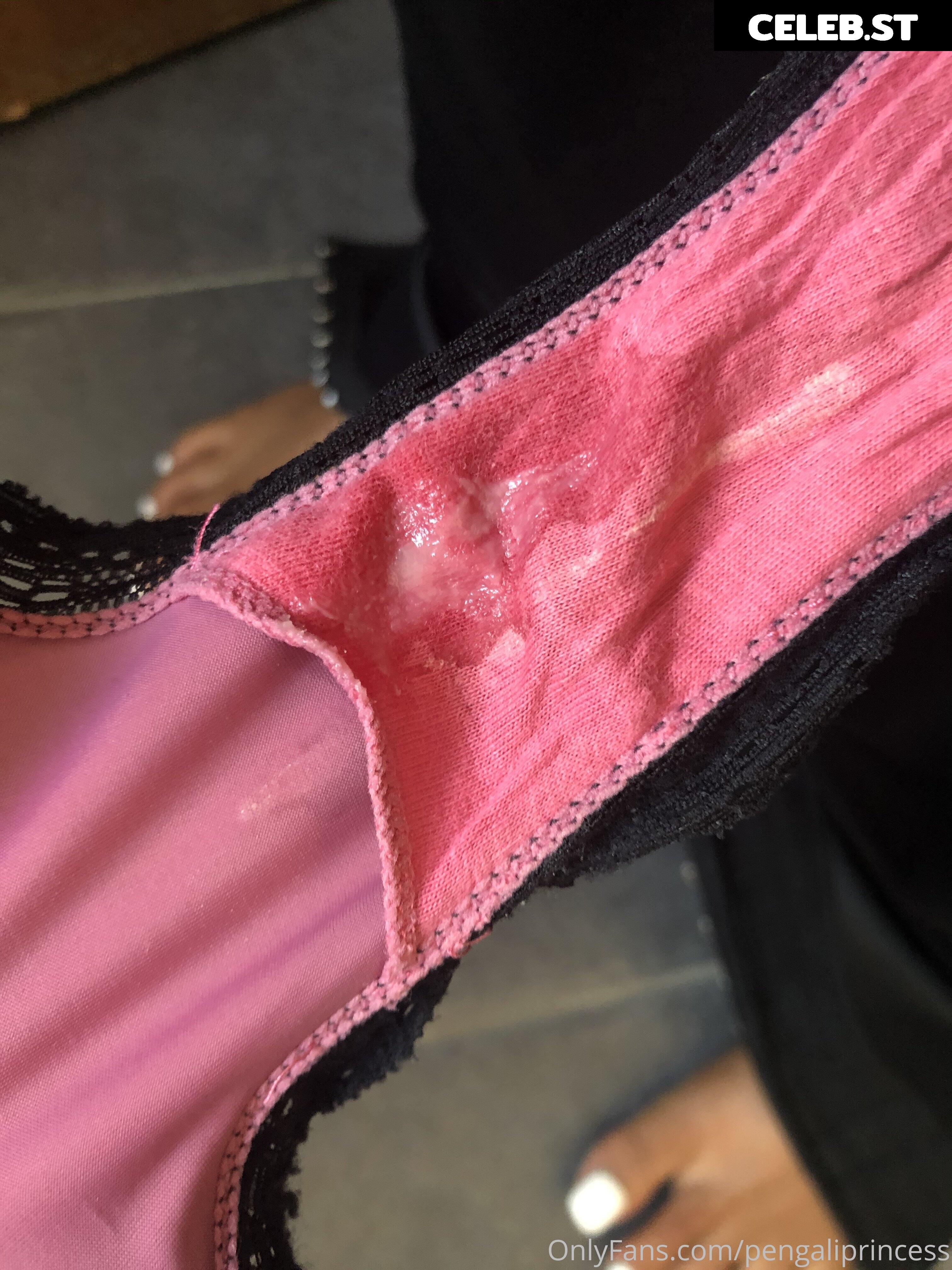 Yasmina Khan Image 2243273