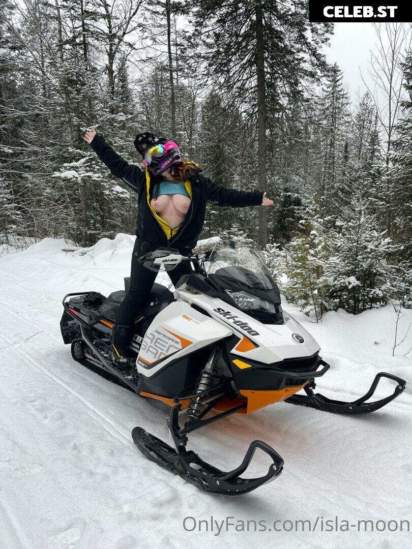 Isla Moon Image 223810