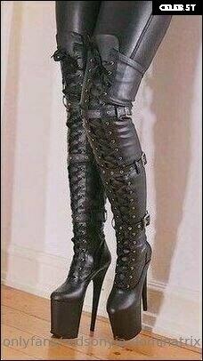 redsonyja-dominatrix Image 22230296