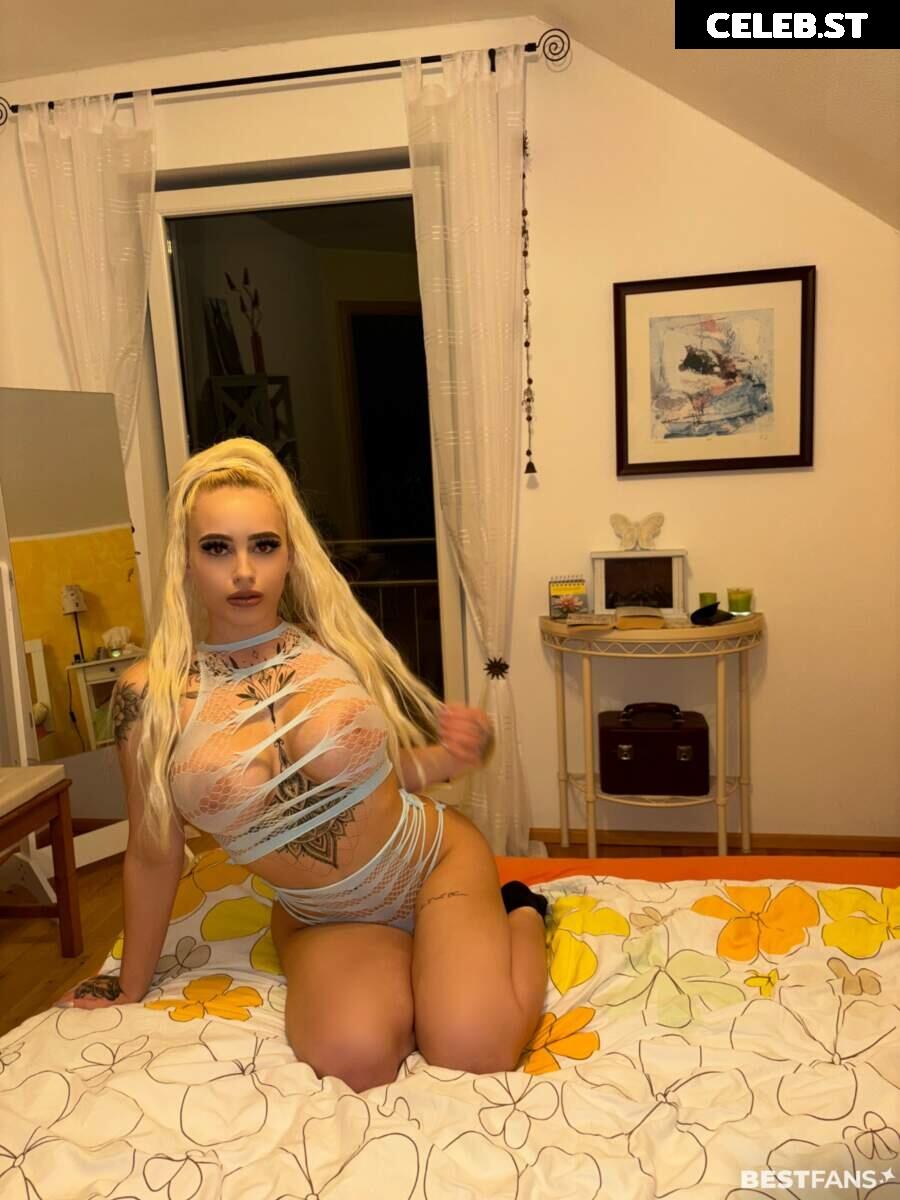 Anja Carina Haslinger Image 2201264