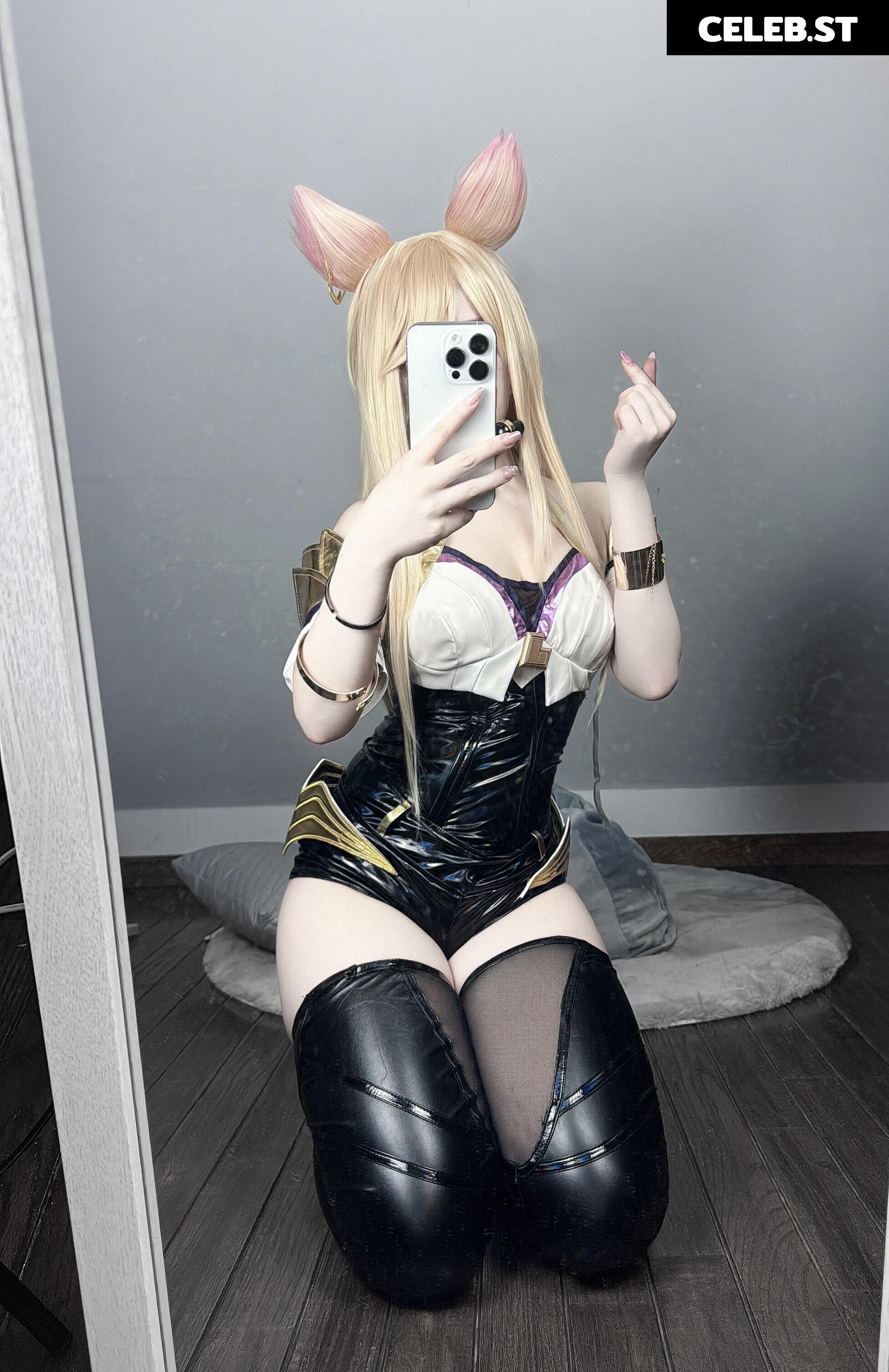 Puutin_cos Image 23967277