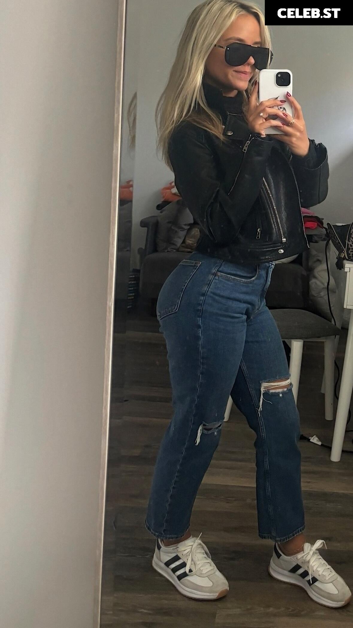 babyybrielle / briellealexxandra / babybrielle Image 23975093
