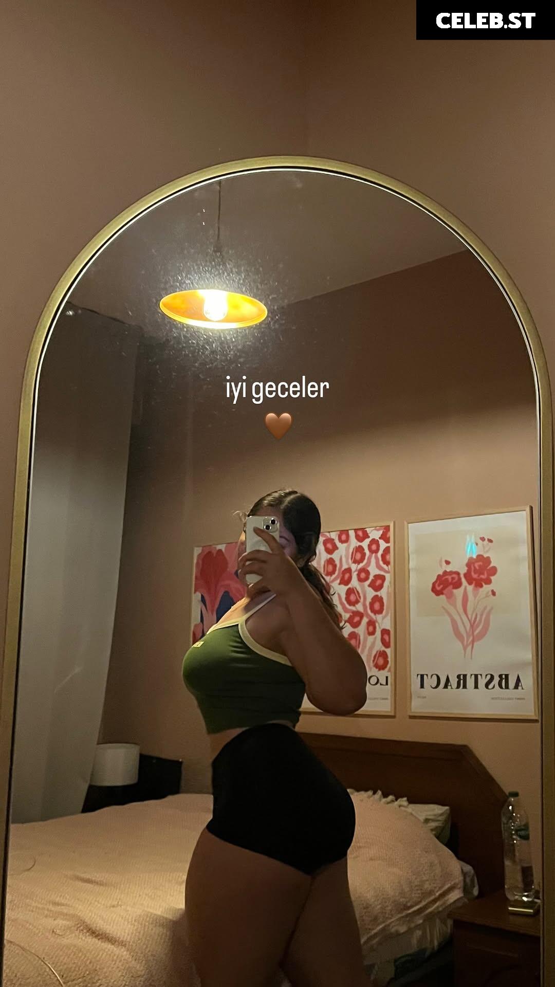 Menekşe Nur Fırat Image 23970473